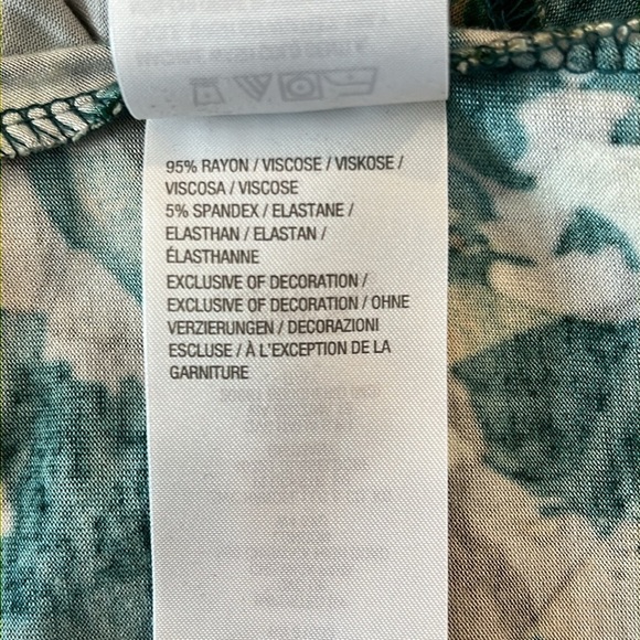 LOGO by Lori Goldstein Printed Lace Trim Tank Top Size 1X - Picture 9 of 9